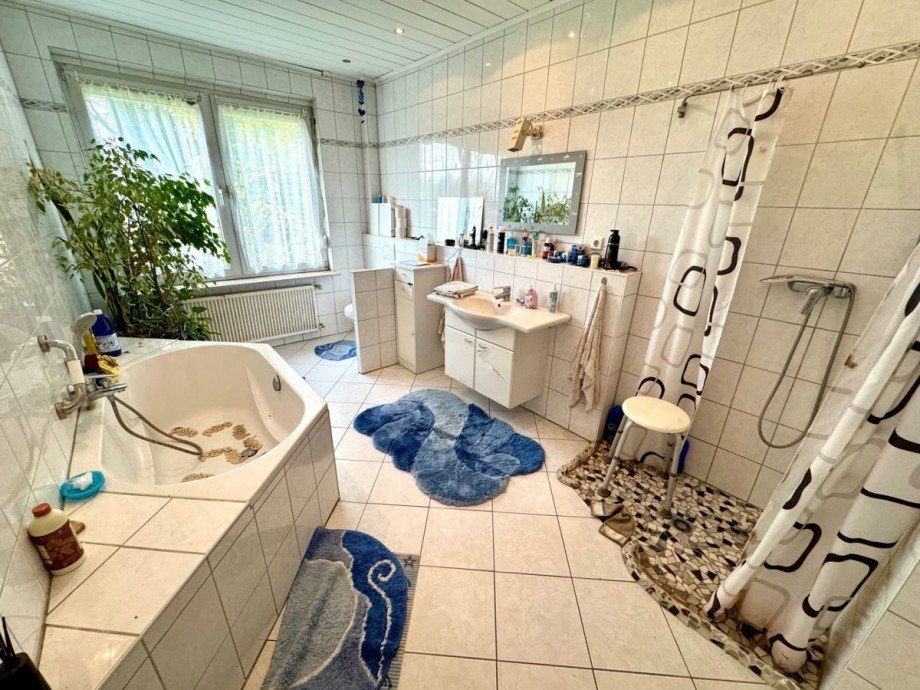 T45 Badezimmer EG Doppelhaush�lfte Goldstein