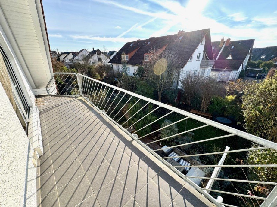 B4 Balkon OG Doppelhaush�lfte R�sselsheim-Bauschheim