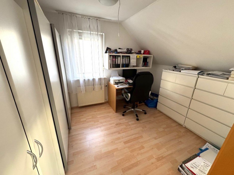 P5 Ankleidezimmer Homeoffice OG Doppelhaush�lfte Hattersheim Okriftel