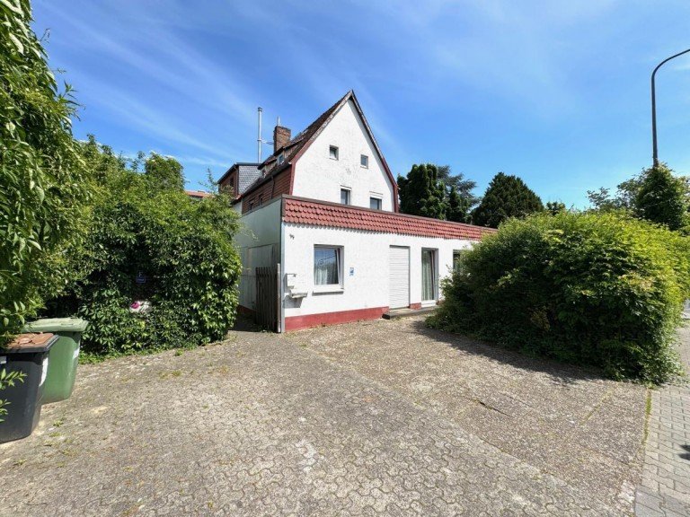 NL44 Stellpl�tze Frankfurt Doppelhaush�lfte Zwei-Familienhaus mit viel Platz & Potenzial in der Nordweststadt