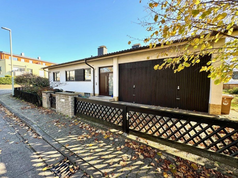 C4 Stra�enansicht Einfamilienhaus Fl�rsheim