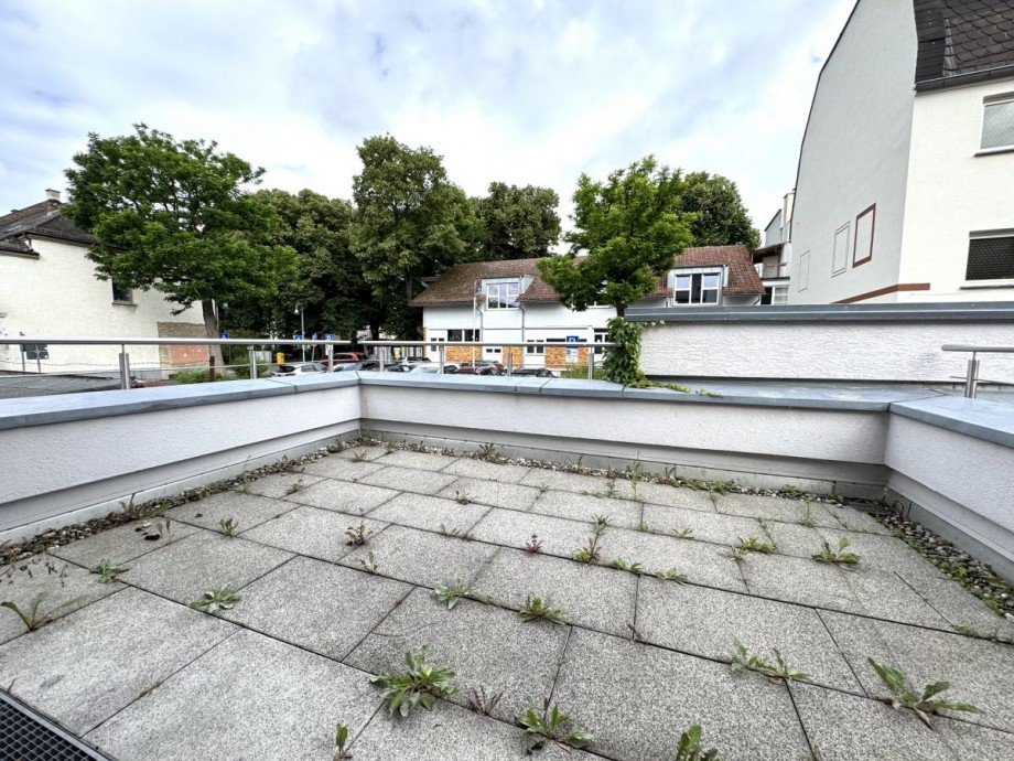 H25 Terrasse OG Einfamilienhaus Fl�rsheim