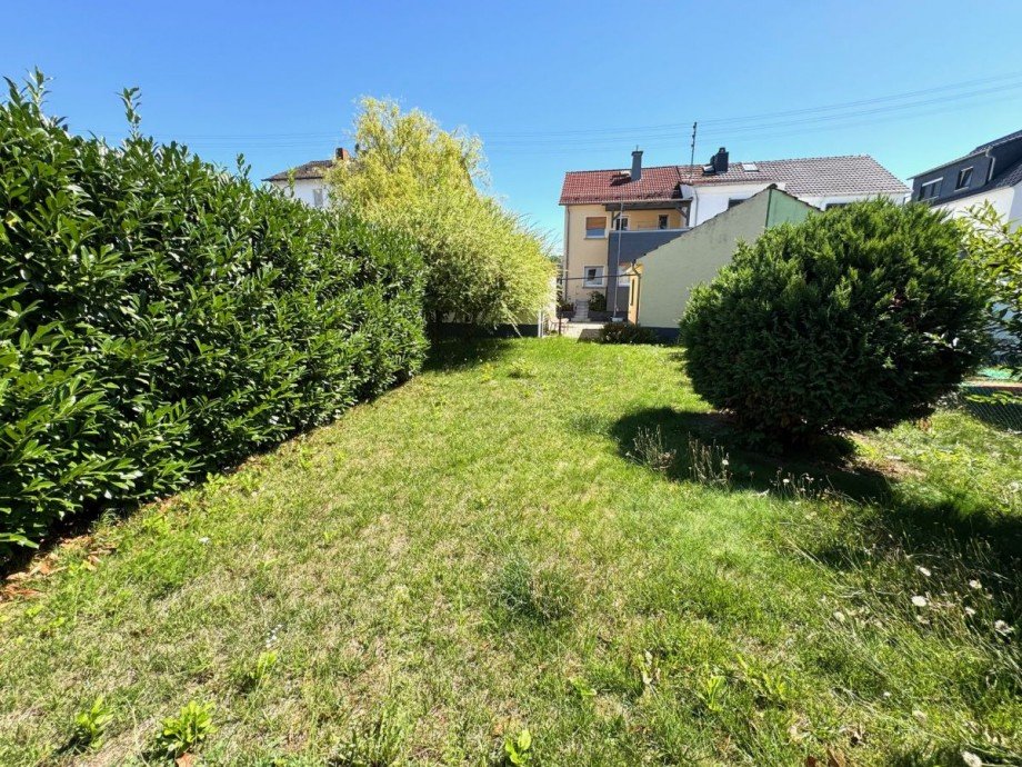 F6 Hausansicht Garten Doppelhaush�lfte Hattersheim Eddersheim