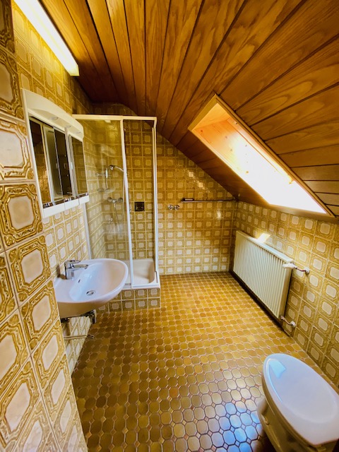 B36 Badezimmer DG Reihenendhaus Fl�rsheim-Weilbach