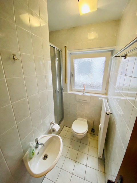 Duschbad Mehrfamilienhaus Fl�rsheim-Weilbach