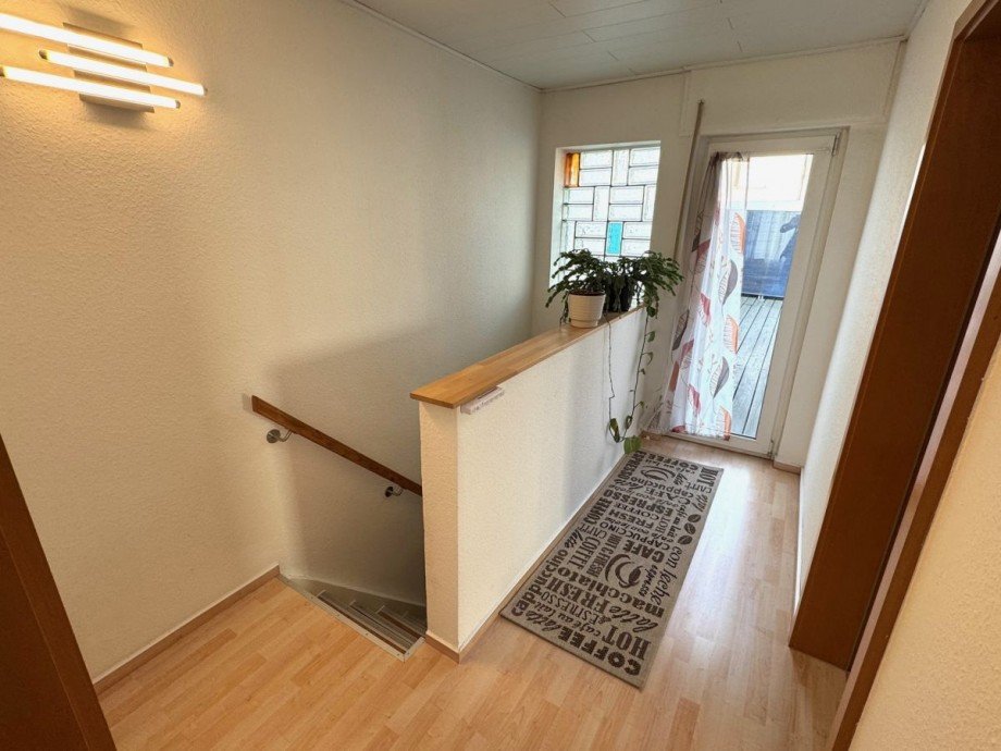 P5 Flur OG Doppelhaush�lfte Hattersheim Okriftel