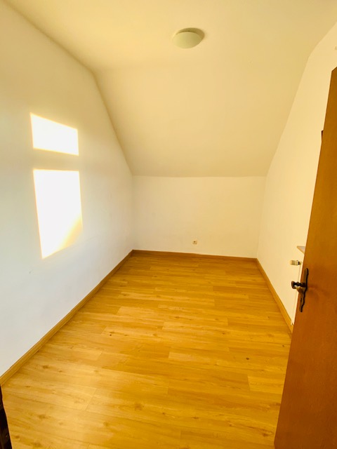 B�ro Kinderzimmer Etagenwohnung Hattersheim