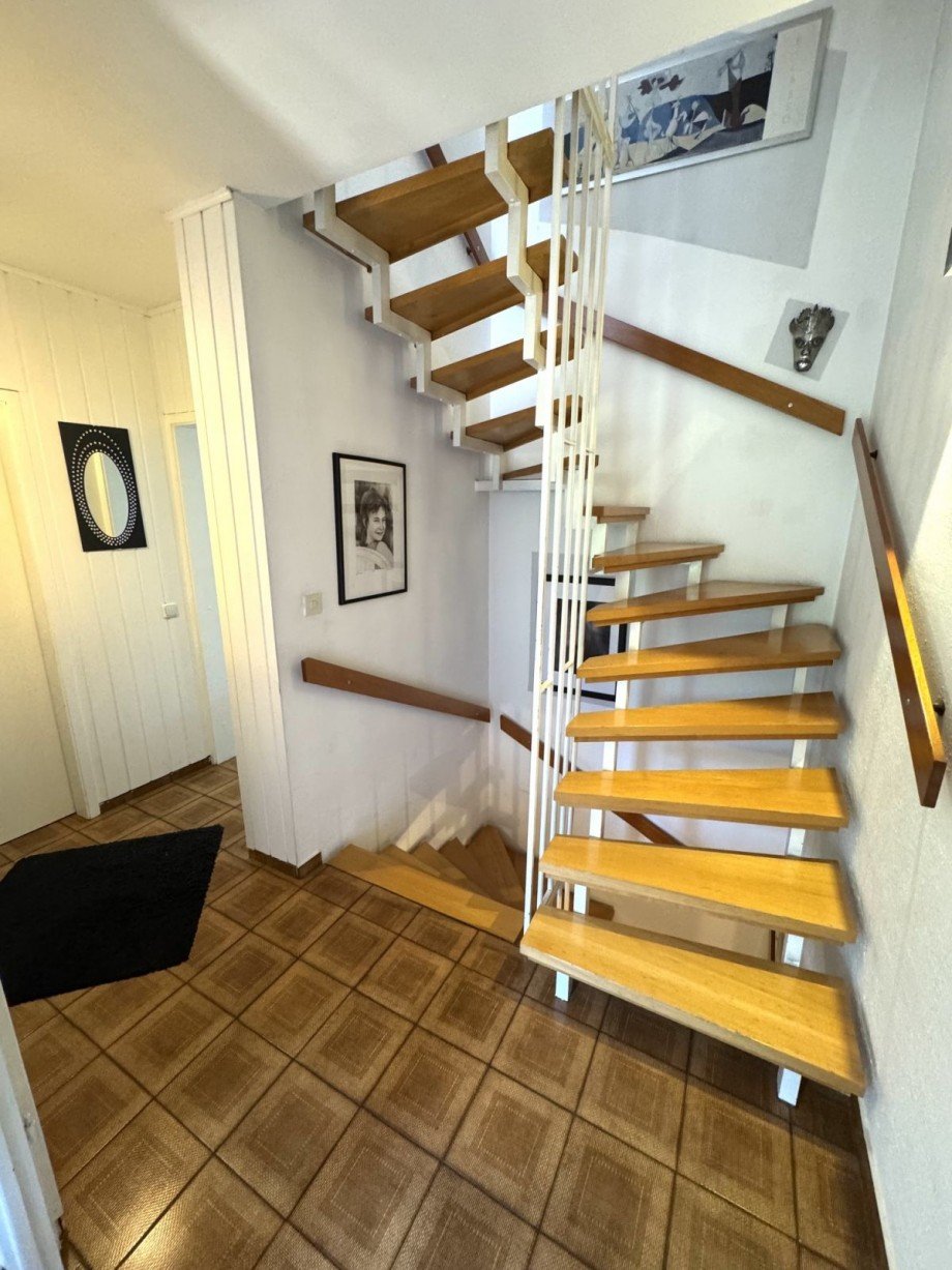 �38 Treppenhaus Doppelhaush�lfte Hofheim Wallau