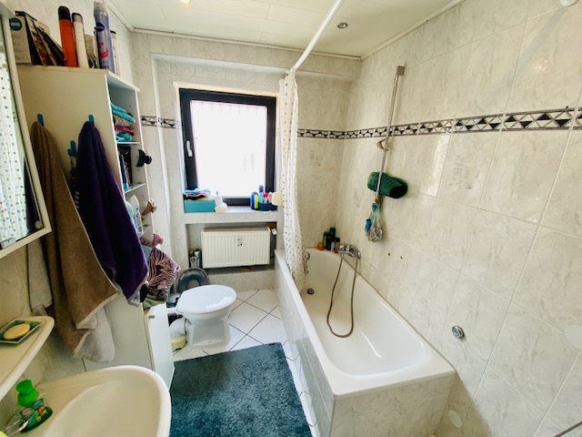 Badezimmer Wohnung Hattersheim