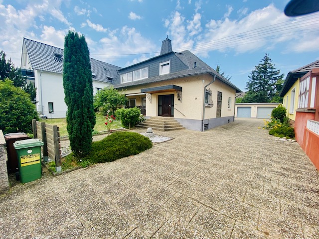 R24 Hofeinfahrt Hattersheim-Eddersheim Haus Freistehendes Einfamilienhaus in toller Lage mit gro�em Grundst�ck