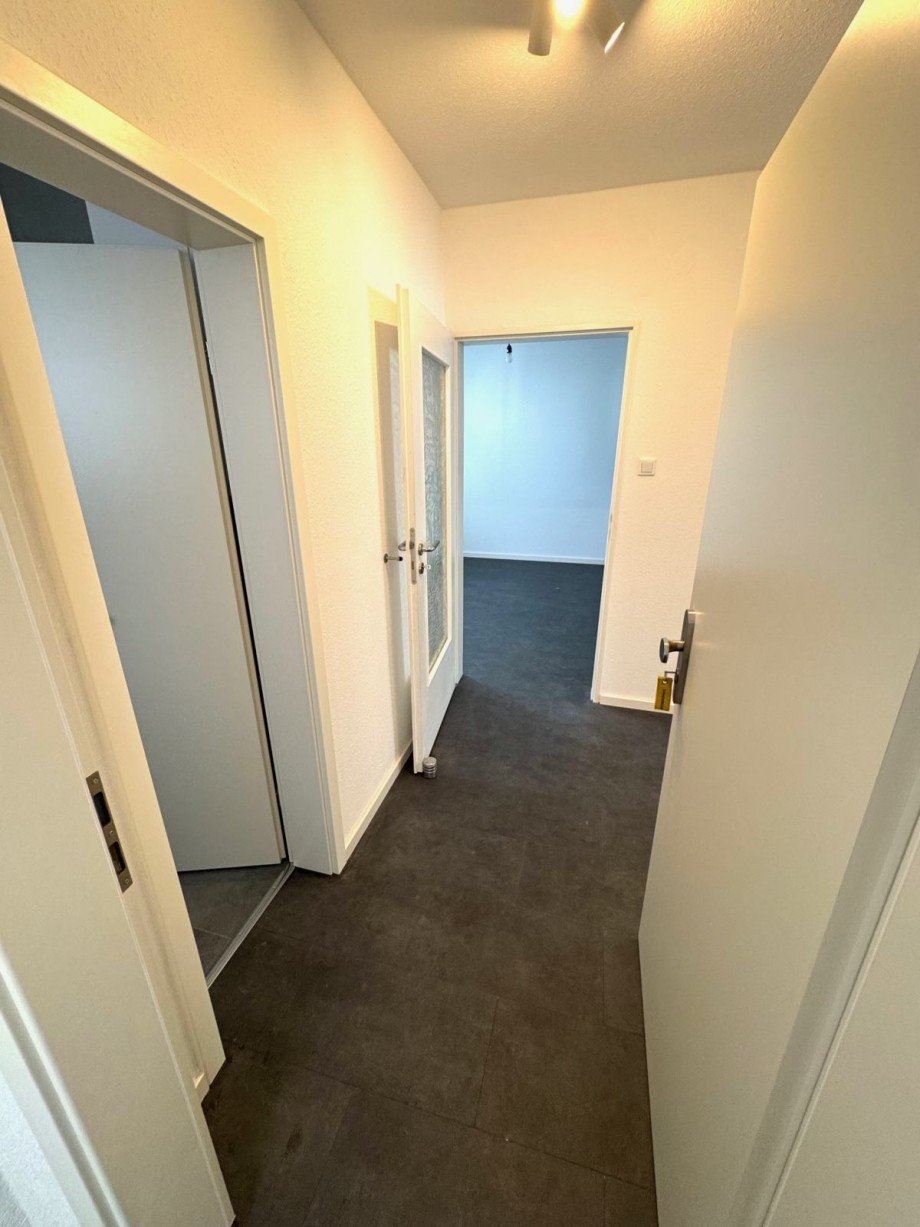 W26 Flur Erdgeschosswohnung Fl�rsheim