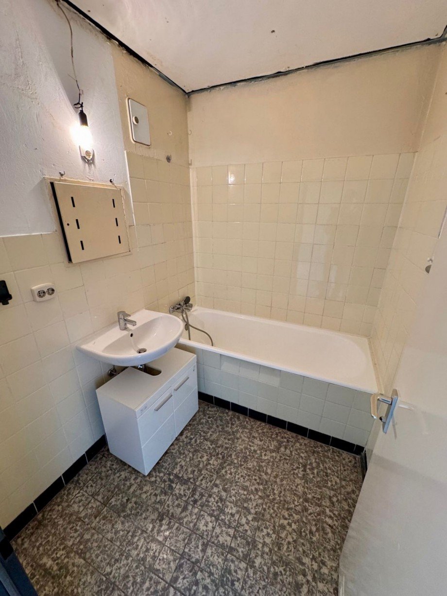 B8 Badezimmer Etagenwohnung Darmstadt-Kranichstein