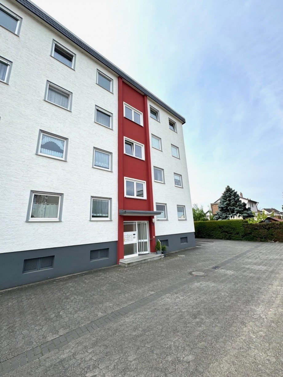 TM30 Hausansicht Etagenwohnung Maintal
