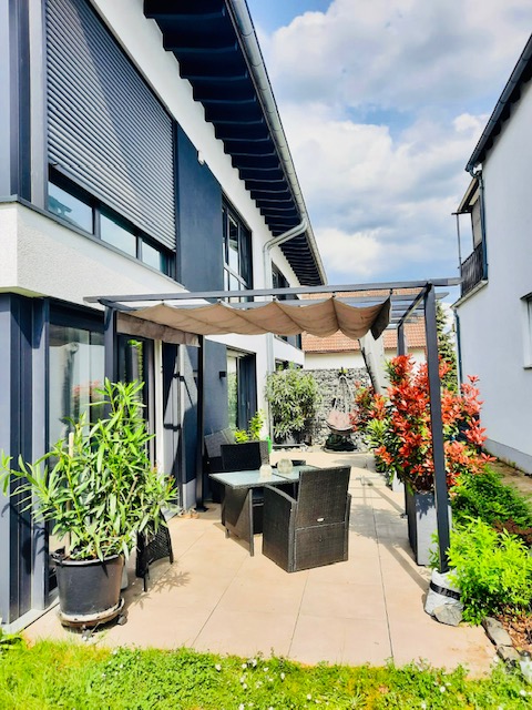 F109 Terrasse Doppelhaush�lfte Fl�rsheim-Bad Weilbach