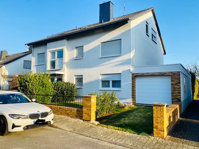 Stra�enansicht Mehrfamilienhaus Fl�rsheim-Weilbach