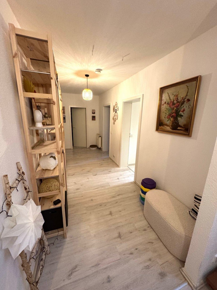 GG8 Flur UG Maisonettewohnung Raunheim