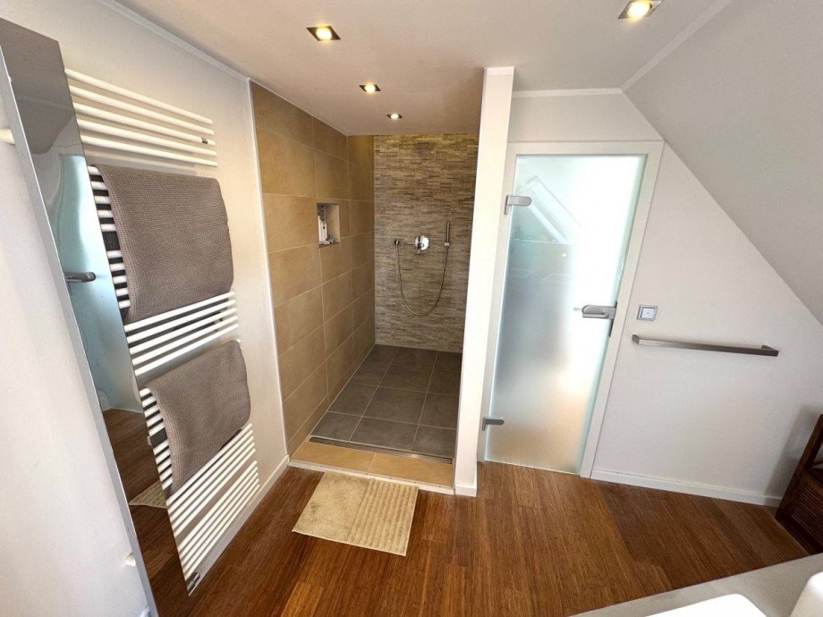 M2 Dusche DG Haus Fl�rsheim-Weilbach