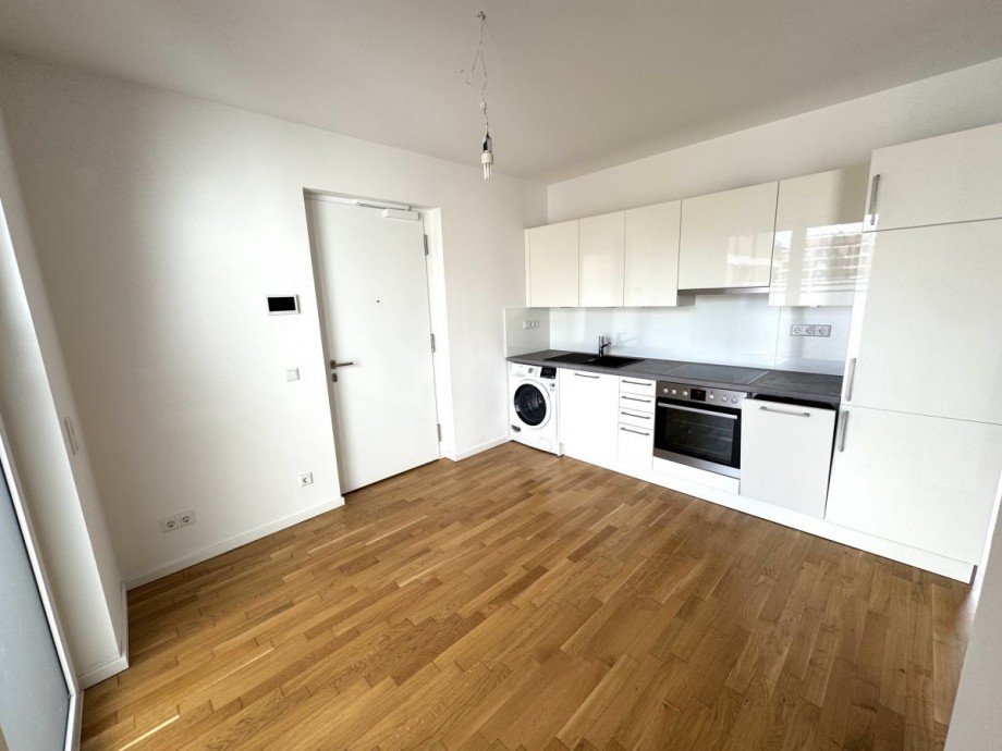 AK4 Eingangsbereich und K�che Etagenwohnung Hattersheim Okriftel