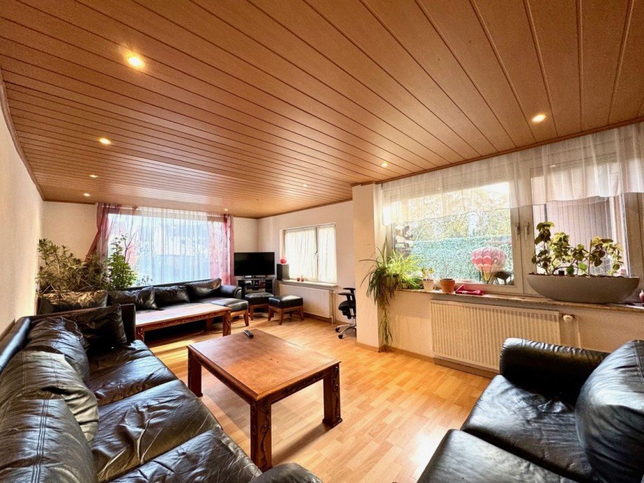 T45 Wohnzimmer EG Bild 2 Doppelhaush�lfte Goldstein