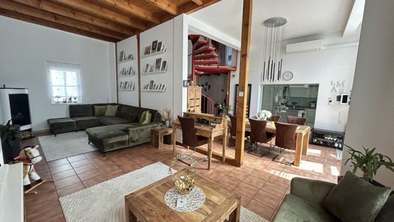 S2c Wohnzimmer Bild 1 Hattersheim Eddersheim Haus Wundersch�nes Altstadt-Loft-Wohnhaus Baujahr 1997 mit vielen Extras