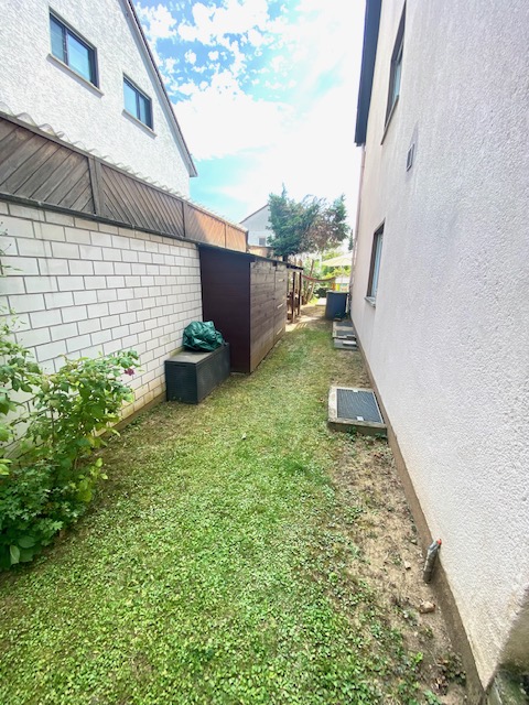 G79 Garten Nordseite Erdgeschosswohnung Fl�rsheim