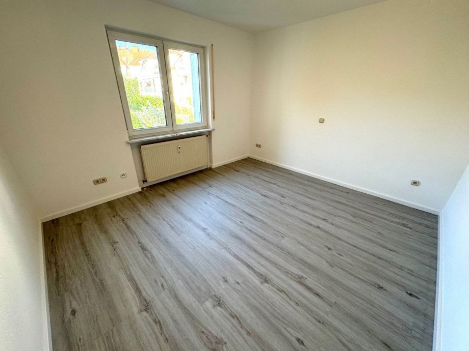 O28 Schlafzimmer Etagenwohnung Fl�rsheim