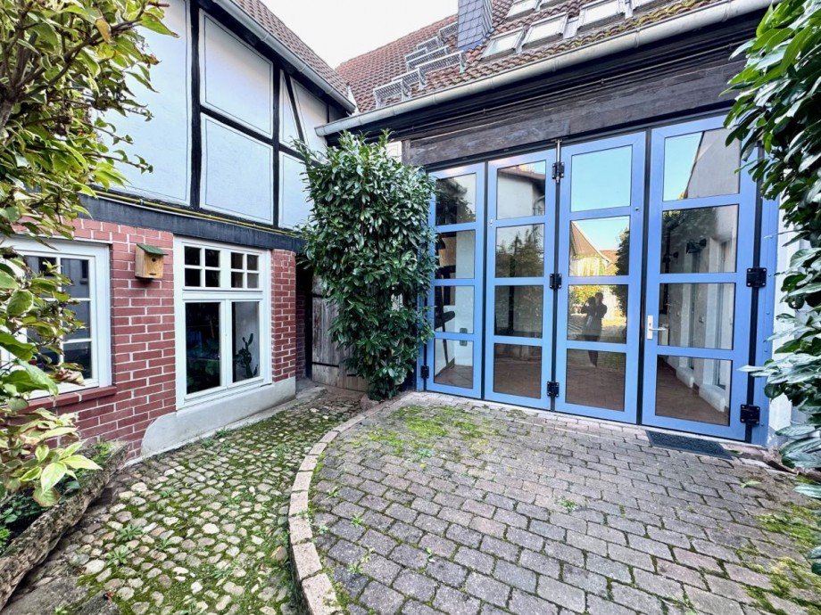 B12 Eingangsbereich Scheune Mehrfamilienhaus Hattersheim Eddersheim