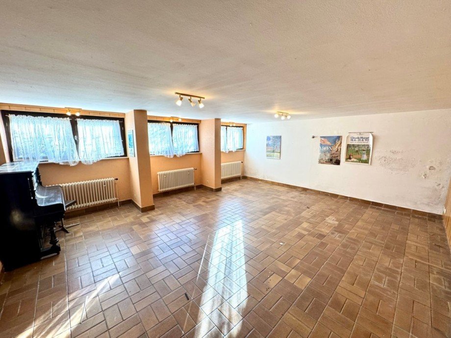 C4 Wohnzimmer Souterrain Einfamilienhaus Fl�rsheim