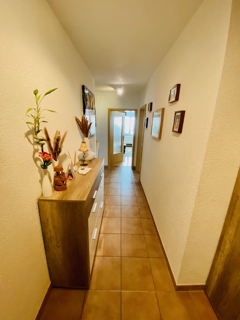 Flur Erdgeschosswohnung Fl�rsheim