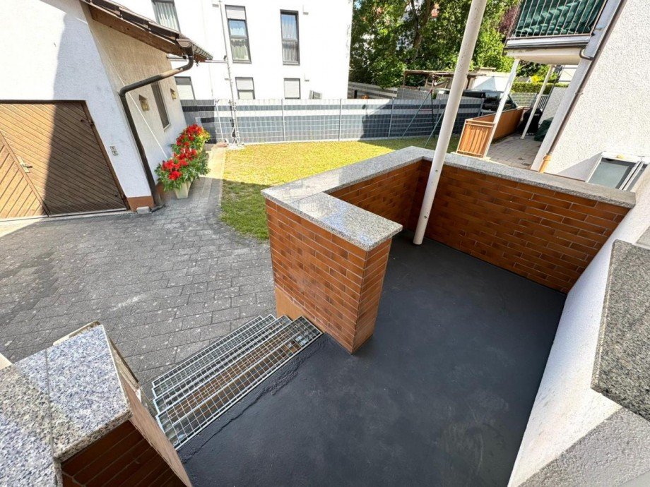W26 Balkon Erdgeschosswohnung Fl�rsheim