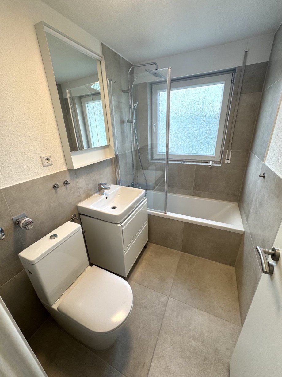 B69 Badezimmer 1.OG Etagenwohnung Hattersheim Eddersheim