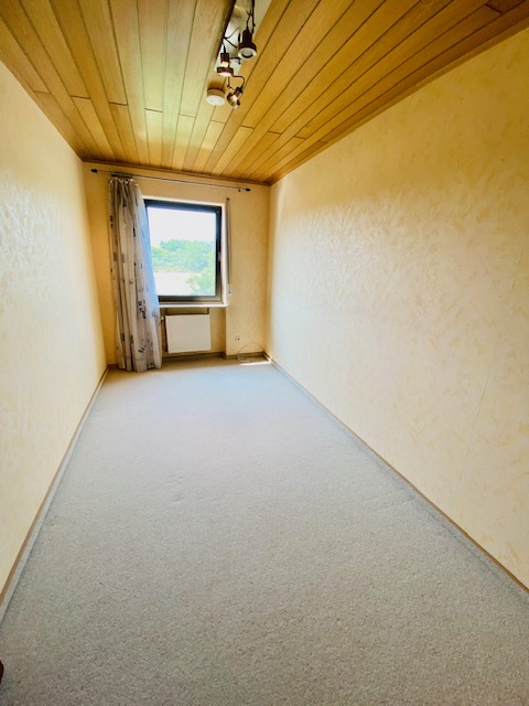 B36 Schlafzimmer 2 Reihenendhaus Fl�rsheim-Weilbach
