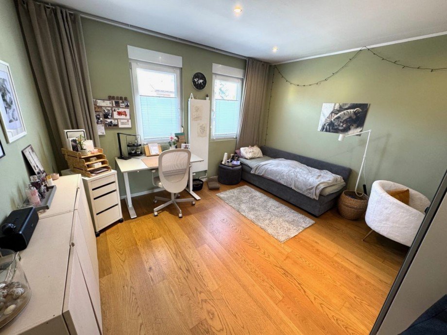 M2 Schlafzimmer OG Haus Fl�rsheim-Weilbach