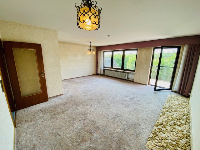 B36 Wohnzimmer Reihenendhaus Fl�rsheim-Weilbach