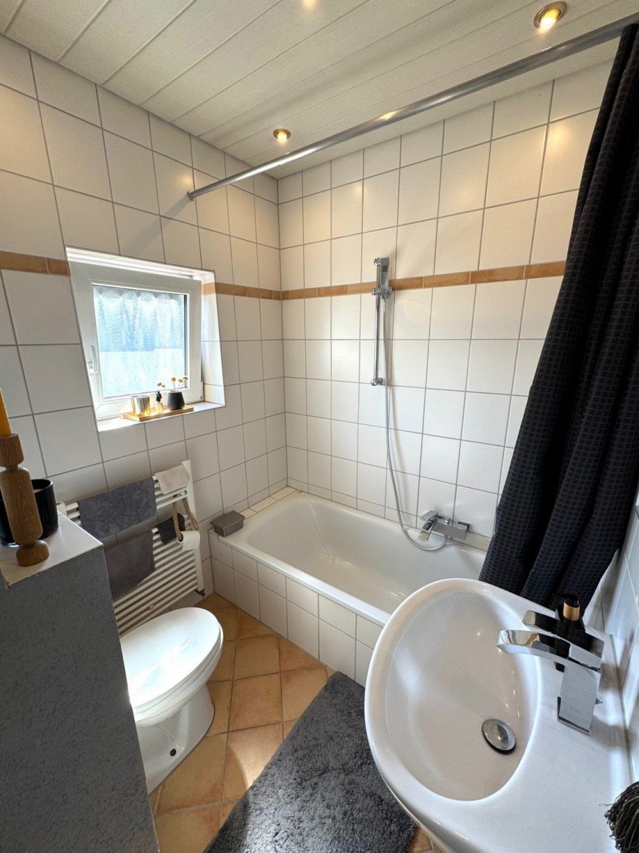 M2 Badezimmer 2 OG Haus Fl�rsheim-Weilbach