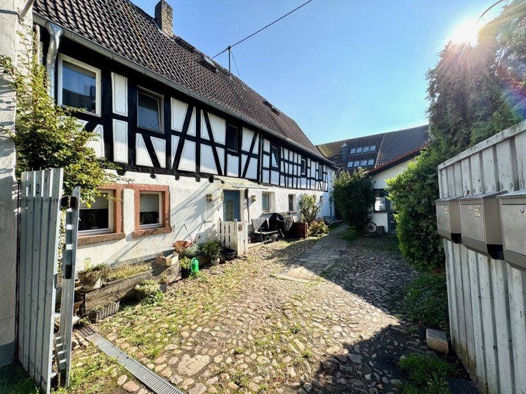 B12 Hofeinfahrt Hattersheim Eddersheim Mehrfamilienhaus Exklusive liebevoll restaurierte Hofreite im Altstadtkern