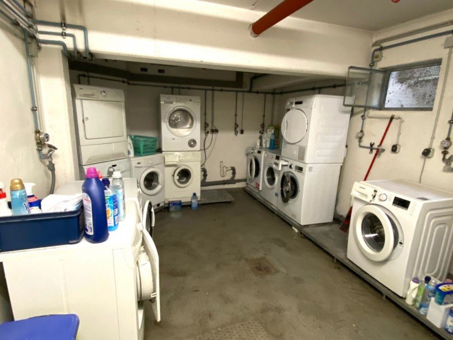 O28 Waschraum Etagenwohnung Fl�rsheim