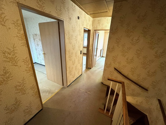 G8 Flur OG Reihenmittelhaus Fl�rsheim