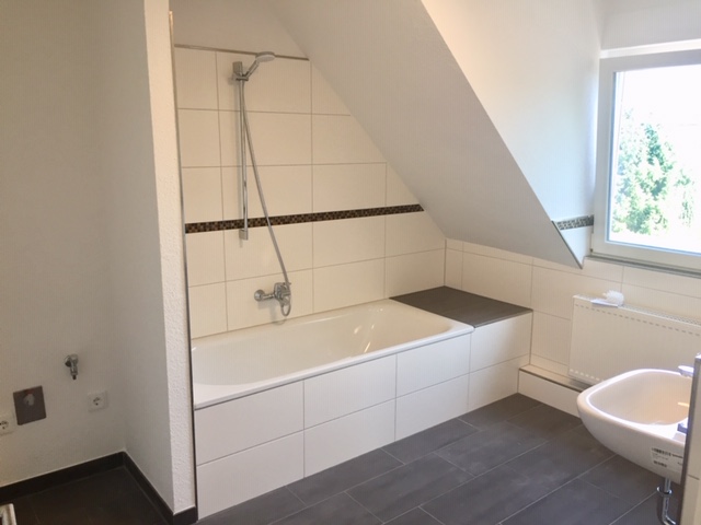 Badezimmer Dachgeschosswohnung Hattersheim