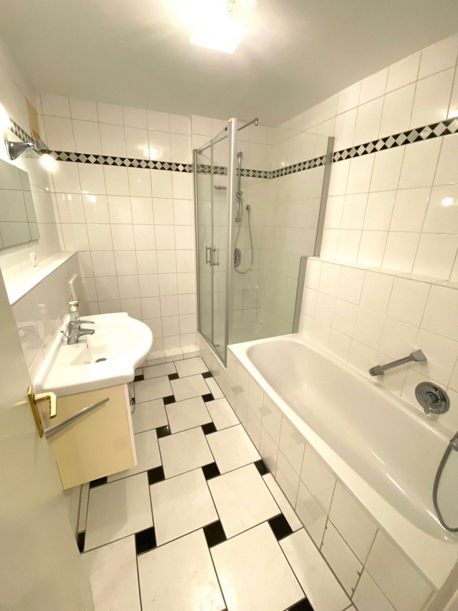 IDW2 Badezimmer Erdgeschosswohnung Hattersheim