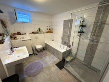 GG8 Badezimmer UG Gro�z�gige 4-Zimmer-Maisonette-Wohnung im Erdgeschoss