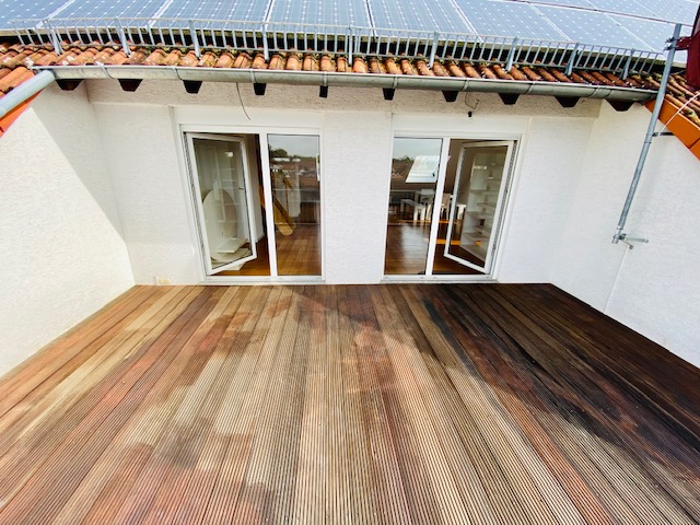 Loggia Dachgeschosswohnung Fl�rsheim-Weilbach