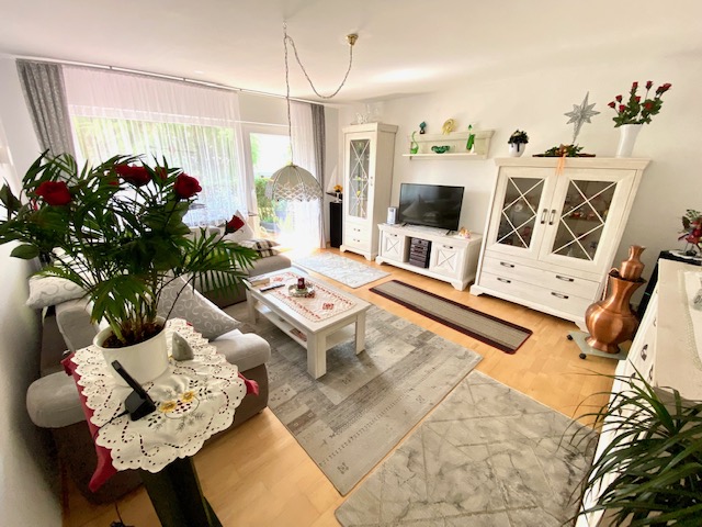 L10 Wohnzimmer EG Doppelhaush�lfte Fl�rsheim-Weilbach