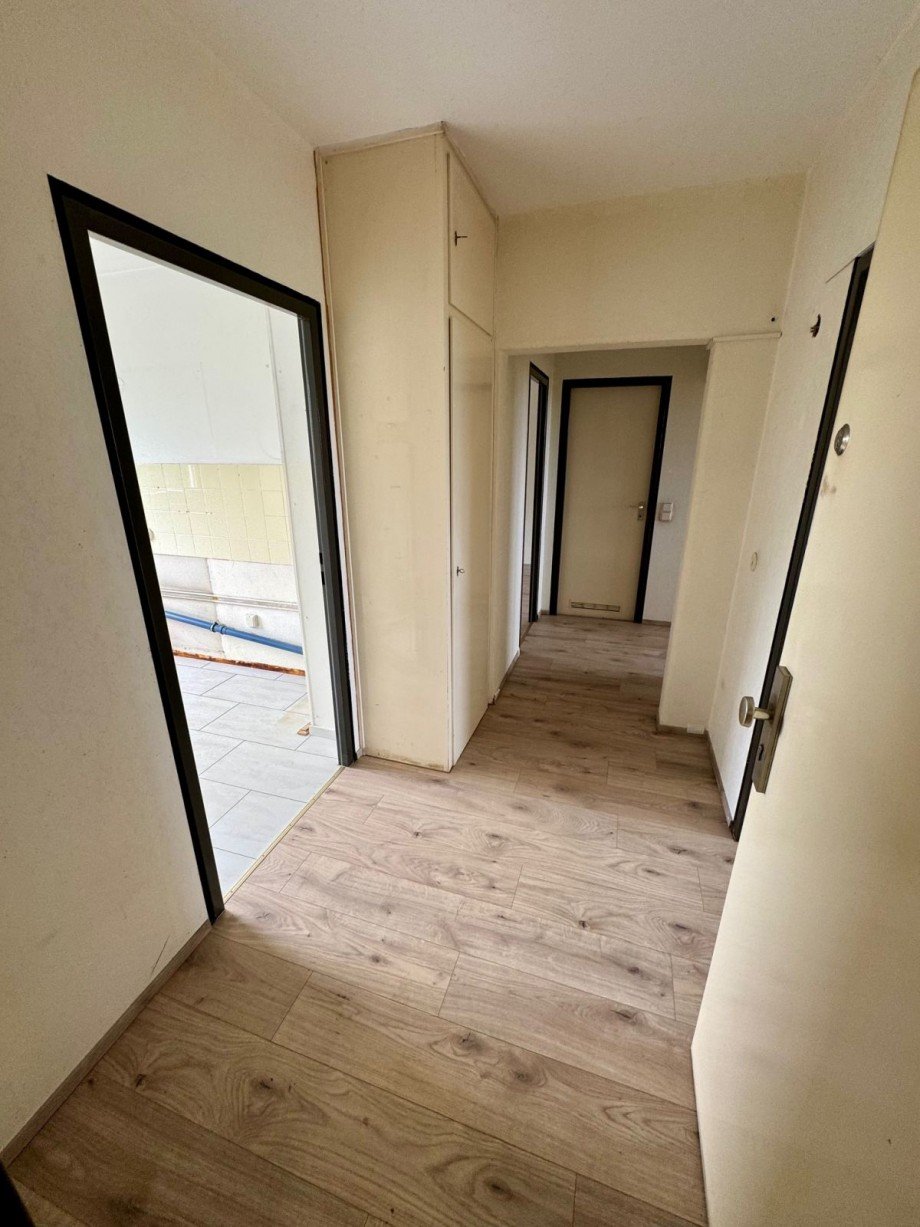 B8 Eingangsbereich Etagenwohnung Darmstadt-Kranichstein
