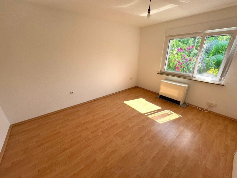 W26 Schlafzimmer Erdgeschosswohnung Fl�rsheim