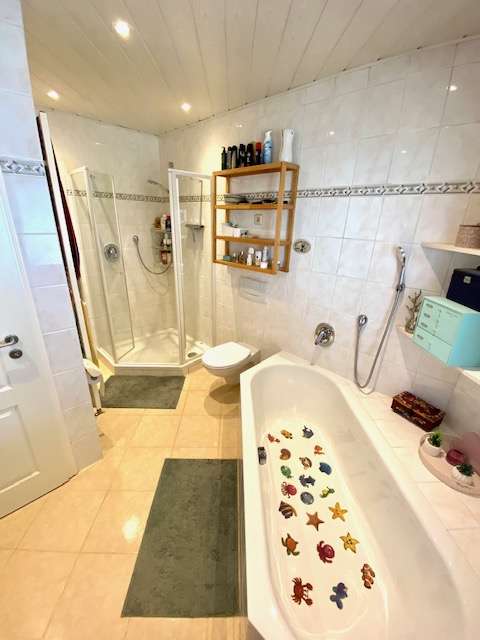 G79 Badezimmer Erdgeschosswohnung Fl�rsheim