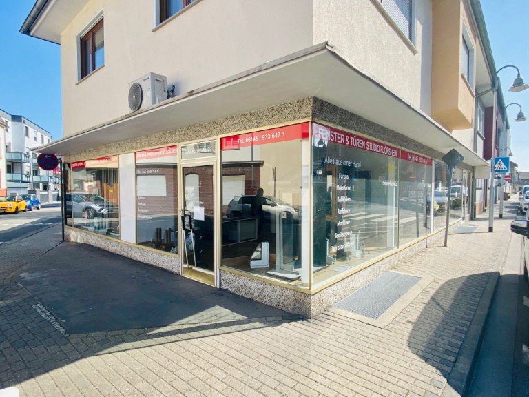 Aussenansicht 1 Fl�rsheim Ladenlokal Ladengesch�ft mit gro�er Fensterfront in guter Lage von Fl�rsheim