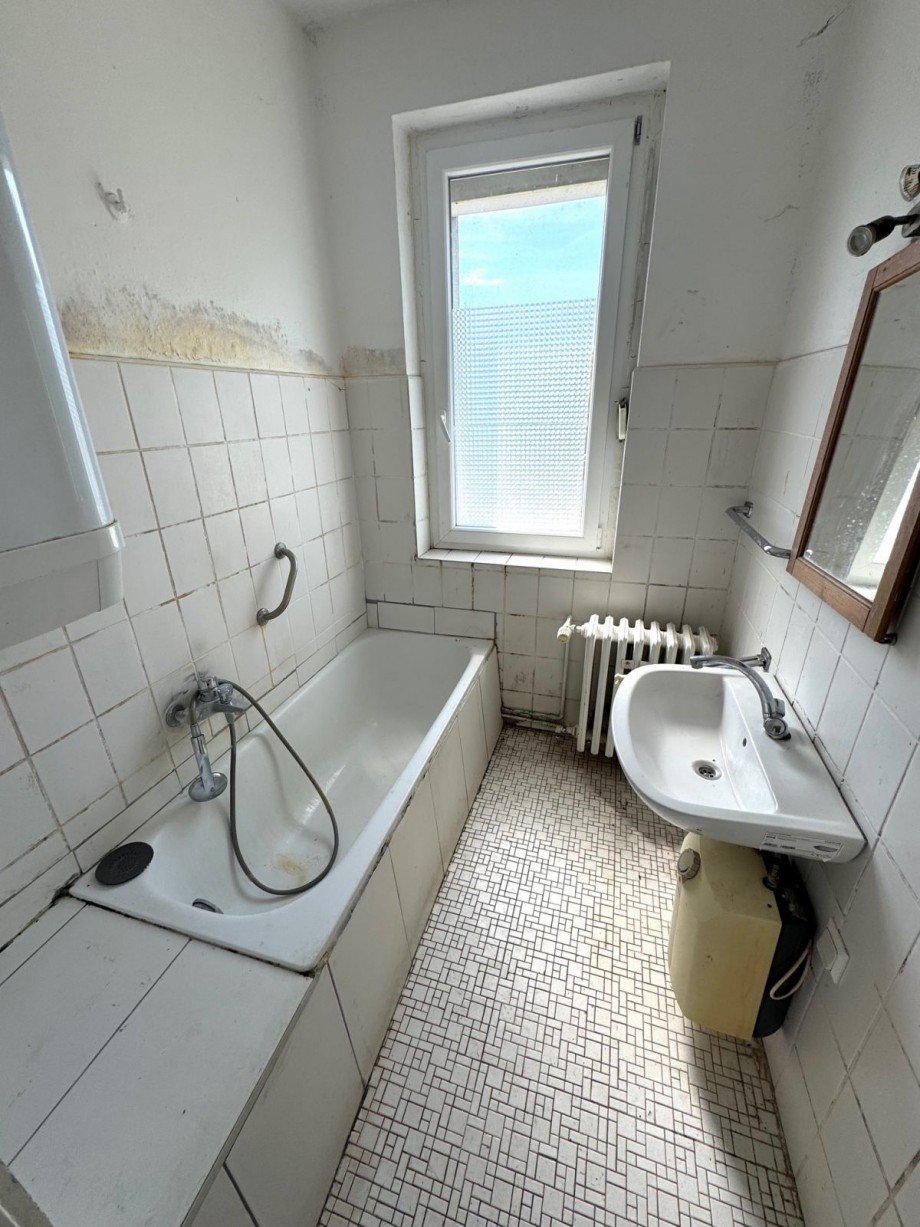 NL44 Badezimmer OG Doppelhaush�lfte Frankfurt