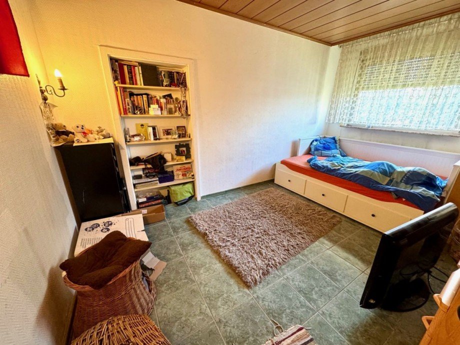 T45 Schlafzimmer 2 OG Doppelhaush�lfte Goldstein