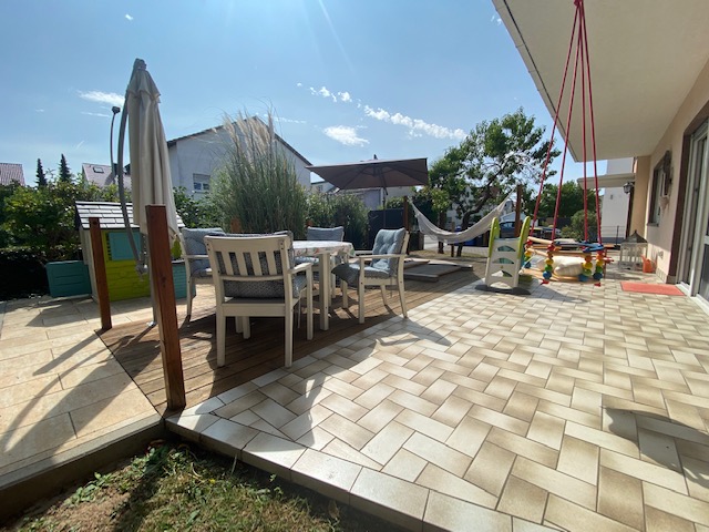 G79 S�d Ost Terrasse und Vorgarten Erdgeschosswohnung Fl�rsheim